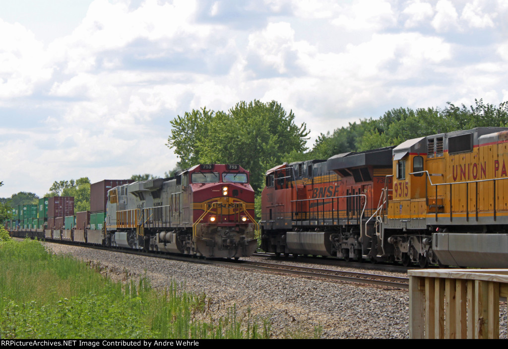 Westbound stacks meet eastbound racks